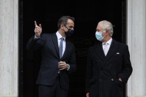 Ο υπασπιστής του πρίγκιπα Κάρολου με το κιλτ που "έκλεψε" τα φώτα της δημοσιότητας  [Εικόνες] - εικόνα 3