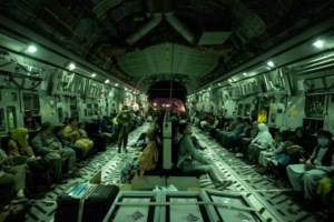 Αφγανιστάν: Η απίστευτη ιστορία του πρώην υπουργού Επικοινωνιών που τώρα δουλεύει ντελίβερι σε πιτσαρία στη Γερμανία