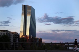 Στις εταιρείες διαχείρισης κόκκινα δάνεια ύψους 30,8 δισ. ευρώ στο τέλος Μαρτίου