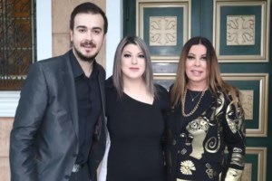 Αντζελα Δημητρίου: Πήγε στα μαγαζιά και σε 10 λεπτά χάλασε 3.000 δολ., λέει ο κουμπάρος της κόρης της - εικόνα 3