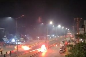 Πειραιάς: Βρέθηκαν 39 μολότοφ σε αυτοκίνητο μετά από έλεγχο: Δύο συλλήψεις, γνωστός στις αρχές ο ένας