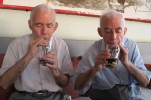 Πάτρα: Ηθοποιός ξέχασε ψεύτικο όπλο σε ATM και προκάλεσε αναστάτωση