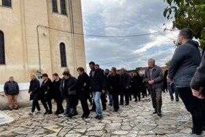 Αγρίνιο: Γιατί η άτυχη Δώρα δεν ενημέρωσε την ΕΛΑΣ για τις απειλές του 30χρονου - "Δεν τον φοβάμαι, τι θα μου κάνει;" - εικόνα 2