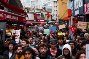 Τουρκία: Δεκάδες συλλαλητήρια για τον Ιμάμογλου - Επεισόδια με πλαστικές σφαίρες και δακρυγόνα έξω από το δημαρχείο Κωνσταντινούπολης [εικόνες-βίντεο] - εικόνα 5