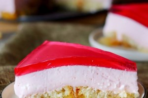 Καλοκαιρινό γιαουρτογλυκό με βύσσινο - Ελαφρύ και πεντανόστιμο