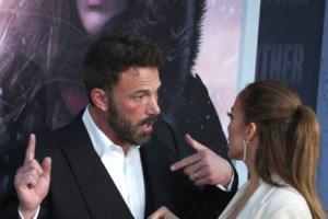 Τζένιφερ Λόπεζ - Μπεν Άφλεκ: Νέο βίντεο από έντονο καβγά - Της φώναζε μέσα στο αυτοκίνητο [εικόνες, βίντεο]