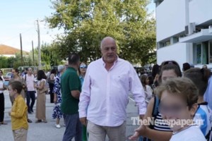 Βόλος: Άγριο ξύλο μεταξύ ζευγαριού – Έσπασαν τζαμαρία, επενέβη η αστυνομία [εικόνες] - εικόνα 4