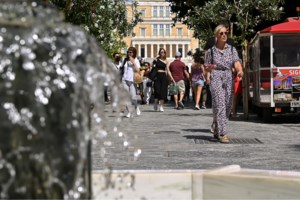 Κορονοϊός: "Μαύρη" πρόβλεψη Μαγιορκίνη για πάνω από 20.000 κρούσματα αύριο - Πότε κορυφώνεται το νέο κύμα - εικόνα 2