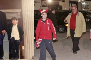 Θεόδωρος Πάγκαλος: Με το τραγούδι του Καζαντζίδη που αγαπούσε του είπαν αντίο τα παιδιά του - Ποιοι πήγαν στη Ριτσώνα - εικόνα 9