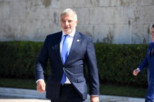 Ενοχλημένη η Μαρίνα Σταυράκη για τον Πατούλη: "Ήξερα ότι είχε κάποια γραμματέα - Περιμένω να στηρίξει τον 20χρονο γιο μας"