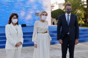 Σακελλαροπούλου: Επίσκεψη με ισχυρούς συμβολισμούς στην Κάρπαθο [εικόνες]