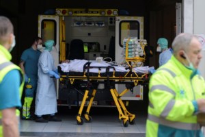 Βρετανία: Kλείνουν παμπ, εστιατόρια, σινεμά και θέατρα - Ενισχύονται τα μέτρα