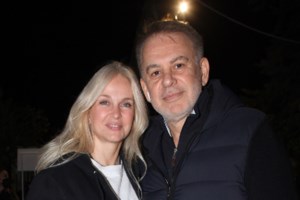 Η Μαρία Μπακοδήμου στιλάτη στο γραφείο της: Με μίνι λεοπάρ φόρεμα και Barbie ψηλοτάκουνα [εικόνα] - εικόνα 2