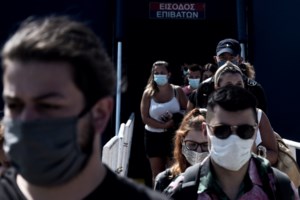 Πάνω από 30 νεαροί Βρετανοί κόλλησαν κορονοϊό στη Ζάκυνθο – Δεν είχαν συμπτώματα και συνέχισαν το πάρτι στο Πλίμουθ