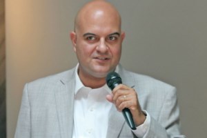 Στον ανακριτή ο "Μάξιμος Σαράφης": Απολογείται για σύσταση εγκληματικής οργάνωσης, απάτη και πλαστογραφία