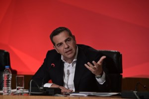 Στην αντεπίθεση ο Βαρουφάκης για Τσίπρα: Θλίβομαι που έχει πέσει τόσο χαμηλά