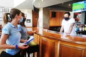 Κορονοϊός - Μαγιορκίνης: Το δεύτερο κύμα προκαλεί μεγάλη ανησυχία - Προτελευταίο βήμα το κλείσιμο σχολείων - εικόνα 2