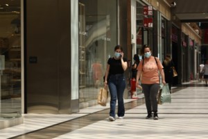 Θεσσαλονίκη: Σήκωσαν ρολά τα καταστήματα - Πρεμιέρα με click away και υποτονική κίνηση - εικόνα 3