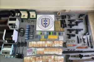 Κύκλωμα "προστασίας": Η 37χρονη ήταν ο σύνδεσμος του "Κρητικού" με την Οικονομική Αστυνομία - 20.000 ευρώ βρέθηκαν στο σπίτι της - εικόνα 5