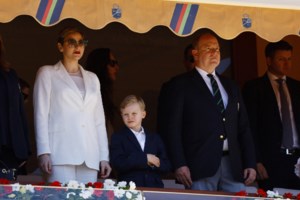 Royal νύφη με jumpsuit και κάπα: Η πριγκίπισσα Αλεξάντρα του Λουξεμβούργου παντρεύτηκε με το πιο μίνιμαλ νυφικό look - εικόνα 16