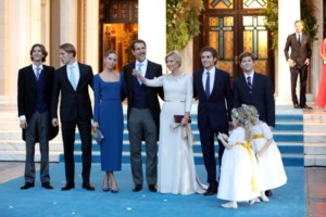 Μαρί Σαντάλ: Με total Prada look στην αποφοίτηση του γιου της - Το super mini της Μαρίας Ολυμπίας - εικόνα 13