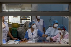 Γαλλία: Υποχρεωτική η μάσκα σε τράπεζες και καταστήματα από τις 20 Ιουλίου