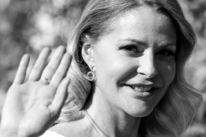 Τζένη Μπαλατσινού: Το υπέροχο δώρο του Βασίλη Κικίλια και η αντίδρασή της με μια κόκκινη καρδούλα