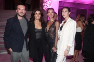 Μαρίνα Βερνίκου - Ντεμήλια Καμπουρίδη: Μαμά και κόρη με σατέν και μπότες στο Ηρώδειο - εικόνα 4