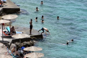 Καύσωνας: Υποχρεωτική παύση εργασιών σε εξωτερικούς χώρους, τι ισχύει για τηλεργασία και delivery - Ποια σχολεία είναι κλειστά - εικόνα 3