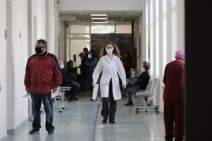 Έφτασαν στην Αττική τα self test: Τα πρώτα πλάνα από την άφιξη των φορτηγών - Πώς θα γίνει η διανομή - εικόνα 2