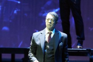 Καθηλώνει ο Γιάννης Τσορτέκης: "Ένα μπουφάν έχω, γιατί ένα χρειάζομαι - Δεν βλέπω τον λόγο να έχω δεύτερο"