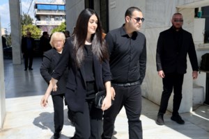 Αλέξης Κούγιας - Ξέσπασε στο μνημόσυνο ο γιος του: "Ότι ασχολείστε με unfollow είναι το βασικό πρόβλημα αυτής της χώρας" - εικόνα 3