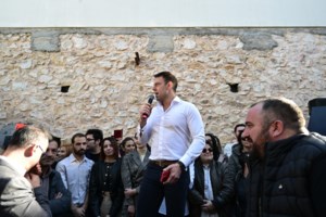 Συνέδριο ΣΥΡΙΖΑ: Πυρ ομαδόν κατά Κασσελάκη - "Παραδώστε έδρες όσοι φεύγετε - Εκλέγουμε πρόεδρο, όχι ηγεμόνα ούτε πρίγκιπα" - εικόνα 3