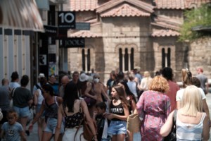 Τζανάκης για κορονοϊό: Υπερήλικες με βαριά νοσήματα όσοι πεθαίνουν - Αισιοδοξία για "καλό" Σεπτέμβρη