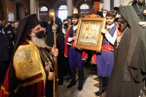 Κρήτη: Σε κλίμα συγκίνησης η ενθρόνιση του νέου αρχιεπισκόπου - Μητσοτάκης: Άξιος συνεχιστής της παράδοσης της Εκκλησίας [Εικόνες]