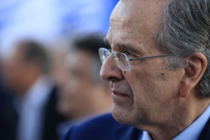 Στο πλευρό του Σαμαρά η Λατινοπούλου: "Μαύρη σελίδα για τη ΝΔ, τις αρχές και τις αξίες της η διαγραφή του" - εικόνα 2