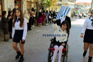 "Αυτός που πυροβόλησε δεν μπήκε μία μέρα φυλακή": Συγκλονίζει η μητέρα της Αλεξίας που χτυπήθηκε από αδέσποτη σφαίρα