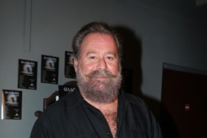 Τροχαίο ατύχημα για τον Κωστή Σαββιδάκη: "Σταματήστε να στέλνετε μηνύματα την ώρα που είστε στο τιμόνι, σκοτώνετε κόσμο"