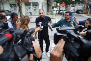 Βίντεο-ντοκουμέντο για την 33χρονη που άρπαξε τη Μαρκέλλα: Κυκλοφορούσε με τσάντα γεμάτη 50ευρα - εικόνα 2