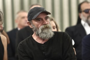 Ο... άλλος άνθρωπος Κωνσταντίνος Πολυχρονόπουλος: Από τις γραβάτες στα τζόκεϊ και από ακριβά αμάξια, στην κοινωνική προσφορά - εικόνα 6