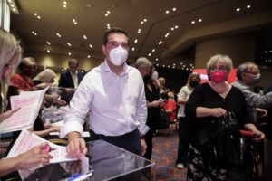 Αλέκος Φλαμπουράρης: Τι ισχύει με την προστασία της πρώτης κατοικίας - Φταίνε οι "διαβόητοι θεσμοί"