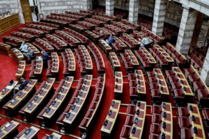 Μάντζος για κόμμα Κασιαδιάρη: Να μην επιτρέψουμε στο φάντασμα του νεοναζισμού να επιστρέψει, αλλά χρειάζεται προσοχή