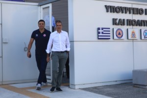 Δύσκολη η μάχη με τις φλόγες στη Βοιωτία - Ενεργά τα μέτωπα σε Στείρι και Ελικώνα