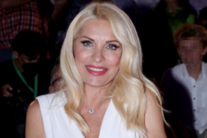 Ελένη Μενεγάκη: Ποζάρει εντελώς άβαφη με τον Μάκη Παντζόπουλο - "Η μεγαλύτερη ευτυχία..." [Εικόνα]