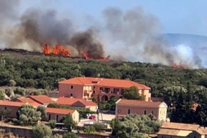 54 δασικές πυρκαγιές μέσα σε ένα 24ωρο - Ενεργά μέτωπα σε Γραμματικό, Αρχαία Ολυμπία