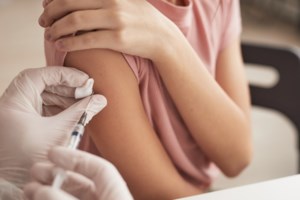 Πότε πρέπει να κάνουμε το εμβόλιο για τον έρπητα ζωστήρα - Μια επώδυνη νόσος