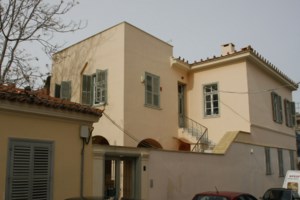 Πού και πώς θα γίνει το μουσείο Καρόλου Κουν - Μέσα σε πετρόχτιστο στην Πλάκα [εικόνες]