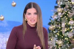 Σταματίνα Τσιμτσιλή:  Μπήκε στην κουζίνα και έφτιαξε μελομακάρονα για την οικογένεια της