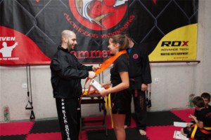 Δολοφονία στα Γλυκά Νερά: Συγκινεί η στάση της εταιρείας που εργάζεται ο σύζυγος της 20χρονης Καρολάιν