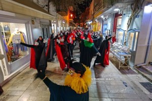 Στον ρυθμό του καρναβαλιού η Πάτρα: Περισσότεροι από 50.000 συμμετέχοντες - Το μεσημέρι η μεγάλη παρέλαση [εικόνες] - εικόνα 3